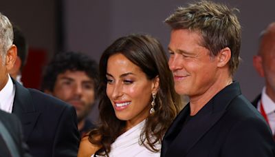 Brad Pitt und Ines de Ramon: Red-Carpet-Premiere als Paar in Venedig