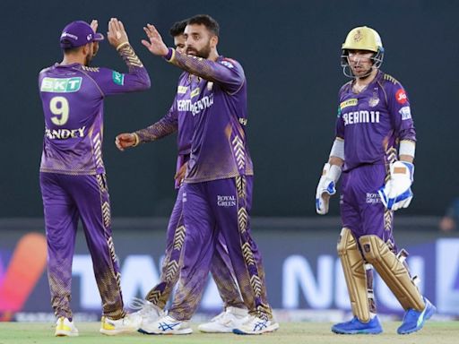 Who Will Join Kolkata Knight Riders In The Final? | Sports Video / Photo Gallery