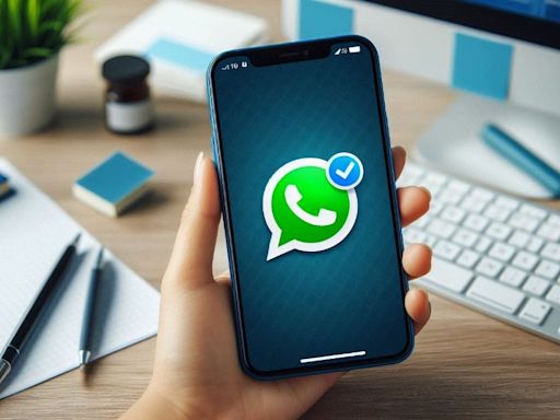 WhatsApp testing on-device live translation and voice message transcription for Android