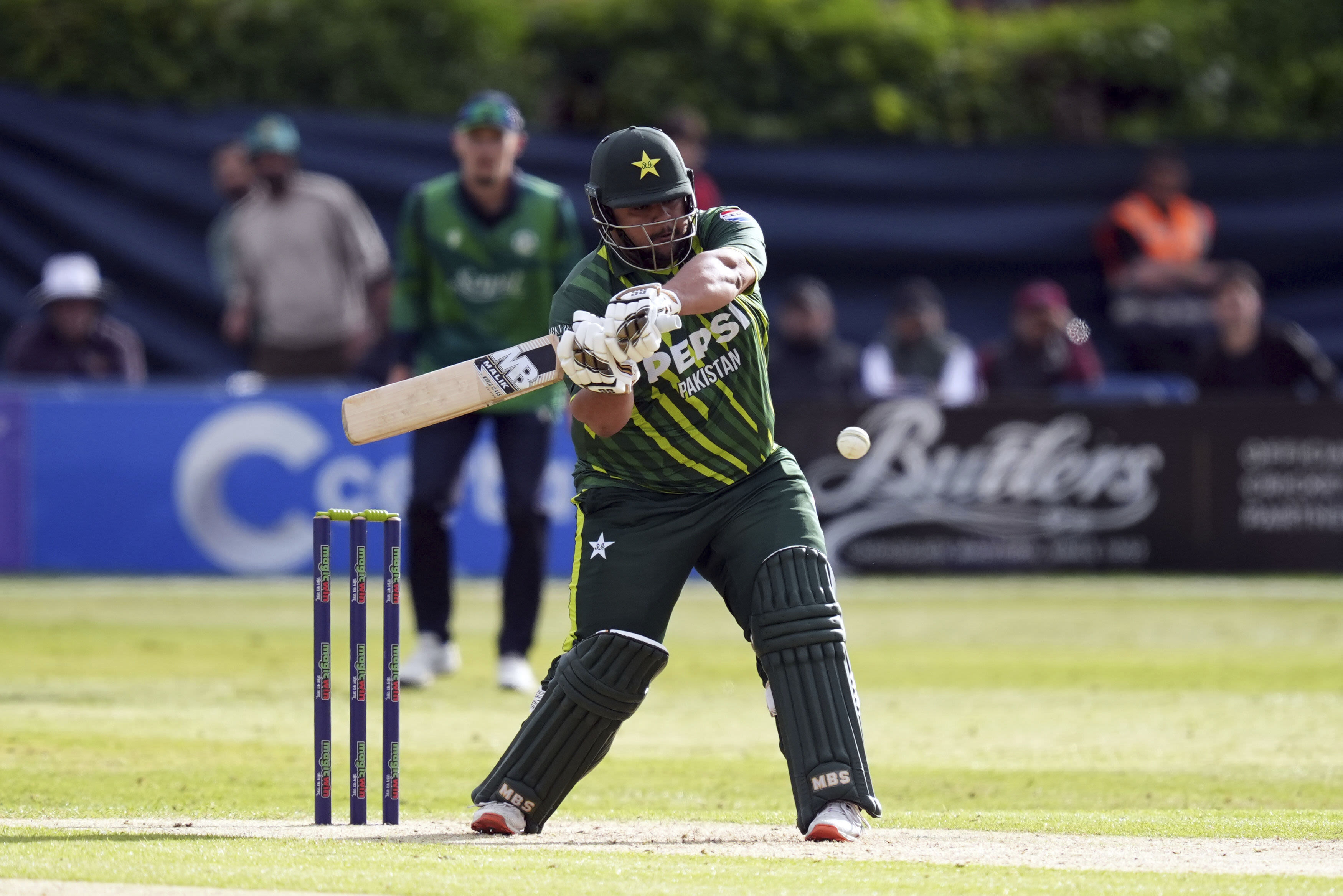 Babar and Rizwan lead Pakistan smash-and-grab T20 series win over Ireland