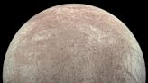 Jupiter's moon Europa generates enough oxygen to keep a million people alive for a day, NASA says