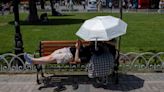 Sweltering temperatures empty Istanbul’s parks, shorelines