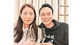 袁詠儀張智霖飲番杯 慶祝結婚22年