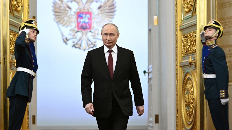 Opinion: Time to call Putin’s bluff | CNN