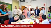 Valverde escucha las demandas de ADIN y elogia el trabajo en su centro ocupacional de Villanueva de los Infantes