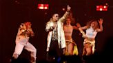 Daddy Yankee, Jhay Cortez y Jowell le ponen humor al reguetón en la serie "Neon"