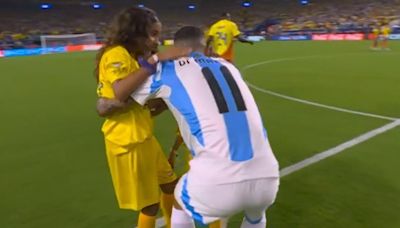 La sorpresa que recibió Ángel Di María antes de la final entre Argentina y Colombia