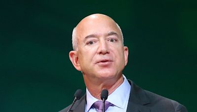 Bezos venderá US$5.000 millones de Amazon mientras acciones tocan récord