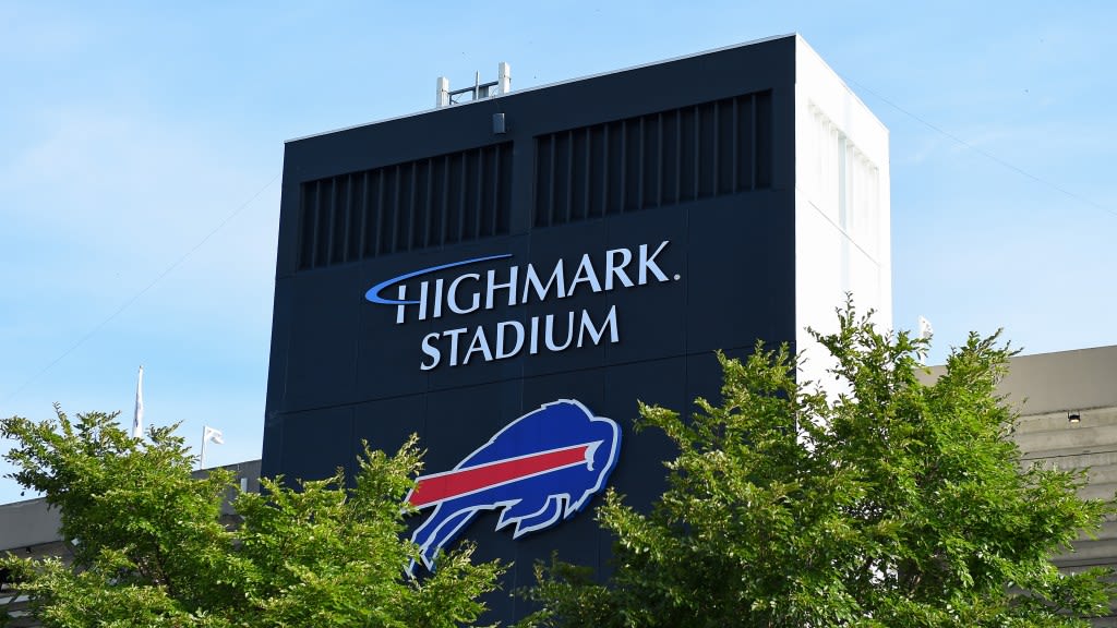 Josh Allen visits with construction workers at new Bills stadium site