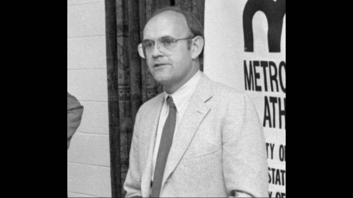 Former Kansas Jayhawks AD Bob Marcum, who rehired Don Fambrough, has died at 87