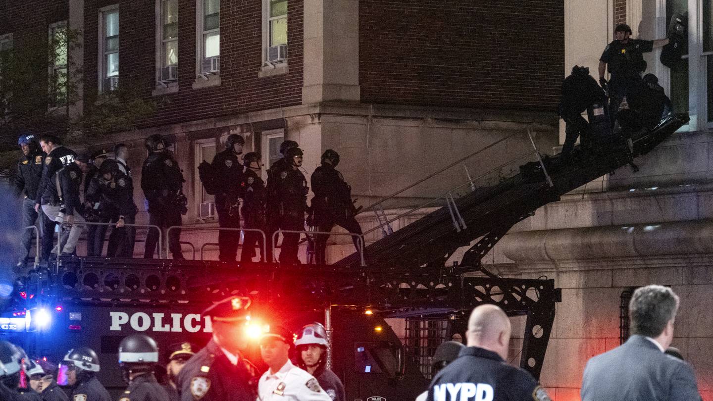 Police clear pro-Palestinian protesters from Columbia University’s Hamilton Hall