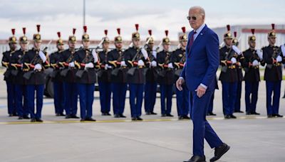 Biden llega a Francia para el aniversario del Desembarco de Normandía