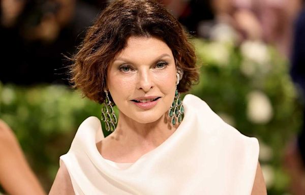 Linda Evangelista Returns to the Met Gala for the First Time in 9 Years
