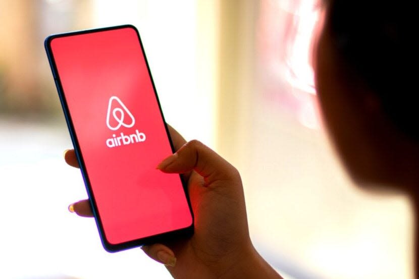 ...You Would Have Now if You Had Invested $1,000 In Vacation Rental Company's IPO - Airbnb (NASDAQ:ABNB)