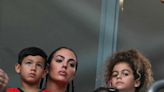 Georgina Rodríguez mit Kids bei Portugal-Niederlage im Stadion