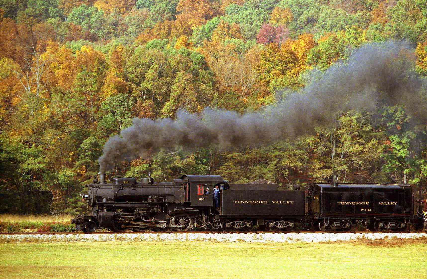 7 Chattanooga Train Rides For The Most Scenic Fall Views