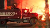 Incendio consume tres restaurantes en Playa Papagayo, Acapulco