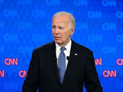 Biden meets with Democratic governors as political crisis deepens