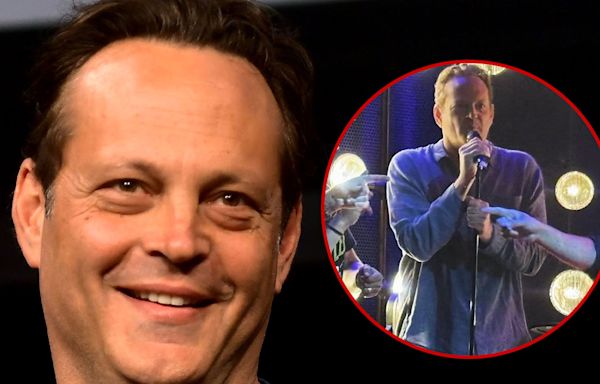 Vince Vaughn Takes Stage at Las Vegas Bar, Jams to Country Songs