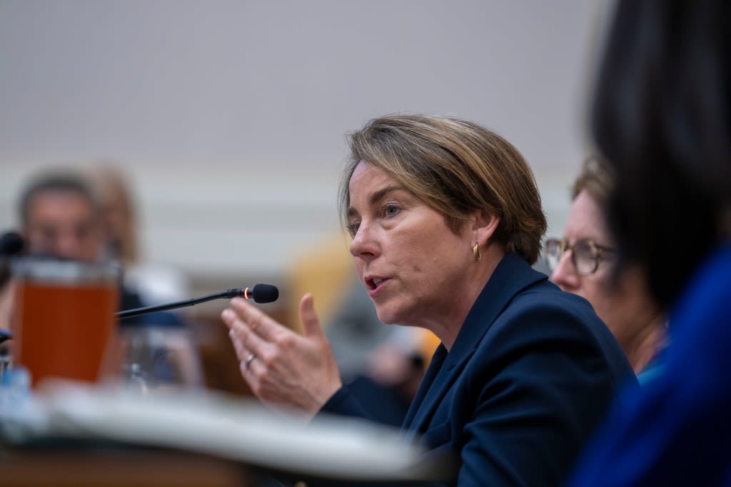 Battenfeld: Healey goes down immigration rabbit hole with no plan to climb out