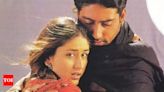 Did you know Kareena Kapoor Khan was unsure about doing a romantic scene with Abhishek Bachchan in 'Refugee'? | Hindi Movie News - Times of India
