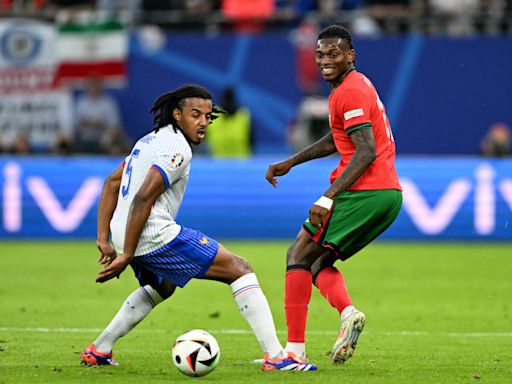 Video: Rafael Leao thoroughly enjoying battle with Kounde at EURO 2024