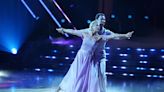 Selma Blair stuns in emotional 'DWTS' performance to 'Time of My Life'