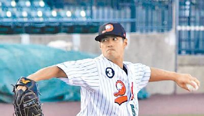 棒球》隊友幫倒忙 陳偉殷勝投飛了 - 運動天地