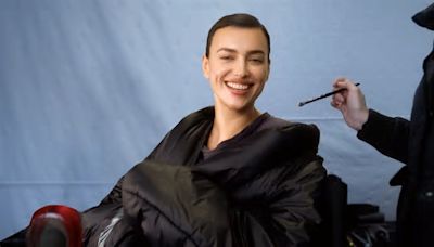 Sul Set con Irina Shayk: il video backstage della cover di Maggio 2024 di Vogue Italia