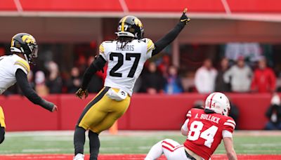 CBS Sports stamps Iowa Hawkeyes as top-three DB room in America