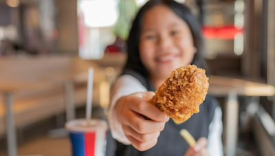 Garantizarán consumo de pollo a 2.500 niños en riesgo de desnutrición, en 12 ciudades