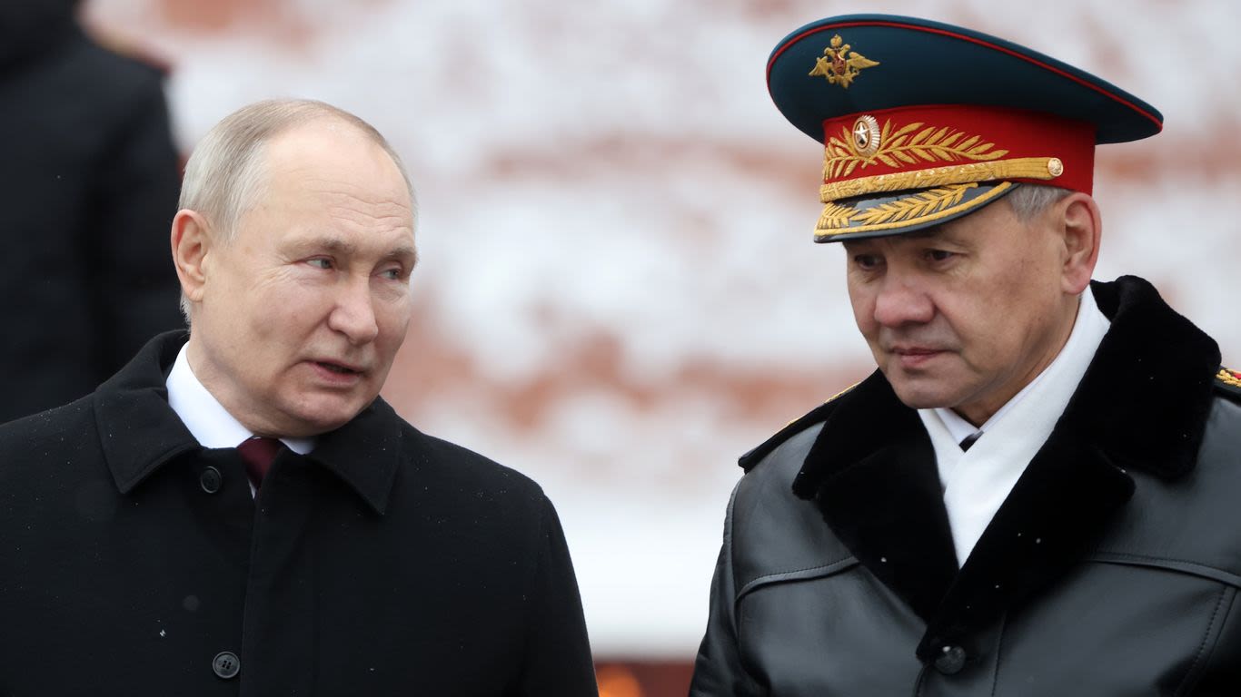 Putin to replace longtime Russian defense minister with economist