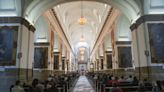 Católicos abarrotan la Catedral de Guatemala durante el Miércoles de Ceniza