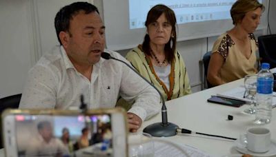 Al vicerrector de la Universidad del Comahue le «llamó la atención» que Llancafilo no dé quórum: «La palabra vale»