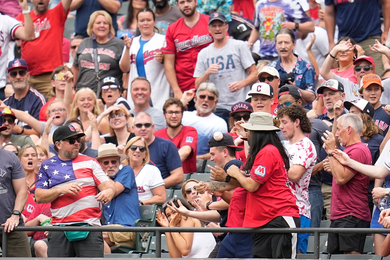 Ben Lively, Steven Kwan help Guardians beat annoying White Sox, 8-4