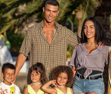 Alfonso Arús se despacha a gusto con Cristiano y Georgina por el regalo de cumple a su hijo