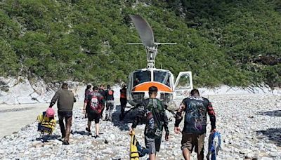 Rescatan a 16 personas en el Río Pilón de Nuevo León