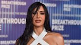 Kim Kardashian fue abucheada durante su participación en el roast de Tom Brady - La Opinión