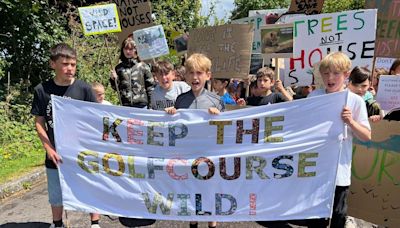 Children's protest to protect former golf course