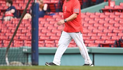 Jose Altuve HR leads Astros past Red Sox 8-4