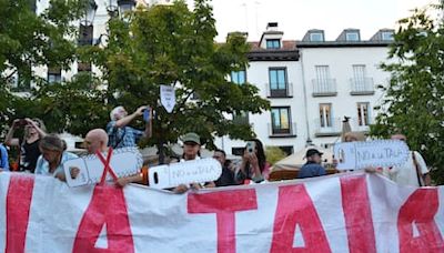 El barrio de las Letras pide oxígeno, ante una nueva tala del PP: “Hay que priorizar el espacio verde antes que más coches”