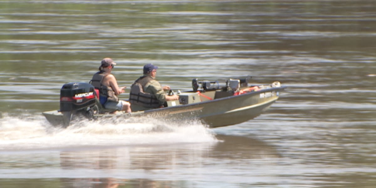 Coast Guard temporarily shuts down boat travel on Missouri River