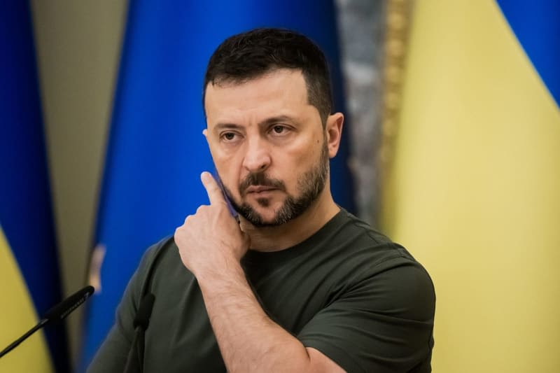 Zelensky: Biden can still help Ukraine, talks with Putin possible