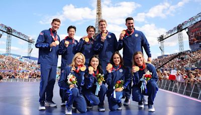 ‘What a special moment’: US figure skating team finally receives Beijing 2022 gold medals in ceremony under the Eiffel Tower | CNN