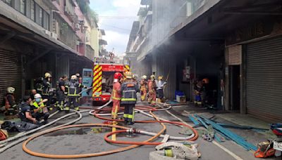 新北三重電鍍工廠火舌竄燒疏散3名住戶 機台碳化嚴重研判機器起火