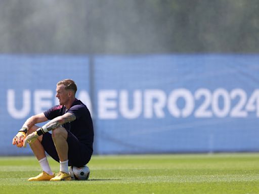 LIVE: Follow all build-up as Netherlands prepare to face England