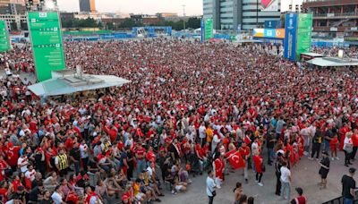 Drei Menschen verletzt - Messerangriff in Stuttgarter Fanzone - Tatverdächtiger Syrer (25) in U-Haft