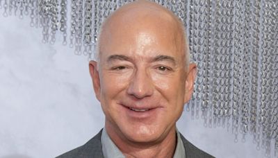 How Much Jeff Bezos, Elon Musk and 7 More Billionaires Earned at First Jobs vs. Net Worth Today