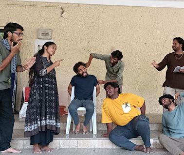 Rohith Raj Akula of Dharmi Theatre Academy directs comedy play ‘Middle Class Melodies’