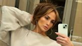 Jennifer Lopez celebra aniversário de 55 anos com festa temática da série "Bridgerton"